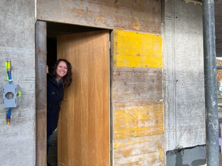 Hausrundgang und erste Installationen